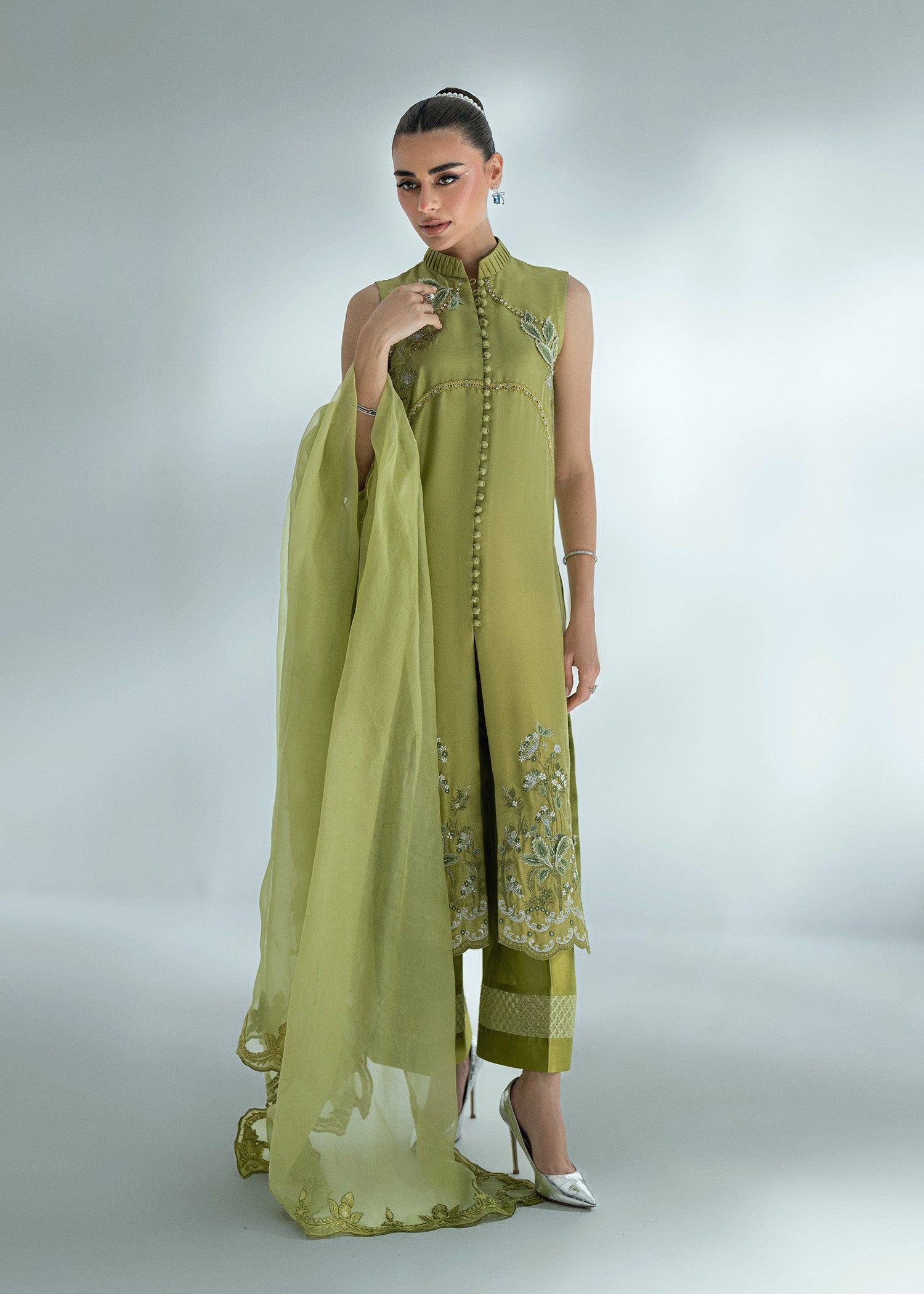 Dhaani Green Embroidered Pure Silk Salwar Kameez (3-Piece) - Image 3
