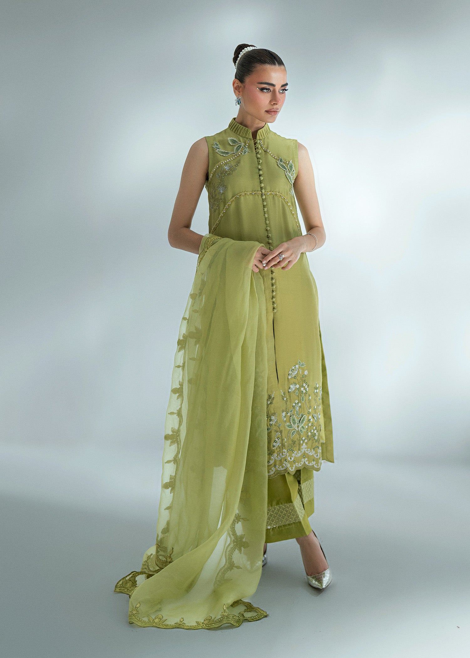 Dhaani Green Embroidered Pure Silk Salwar Kameez (3-Piece) - Image 4