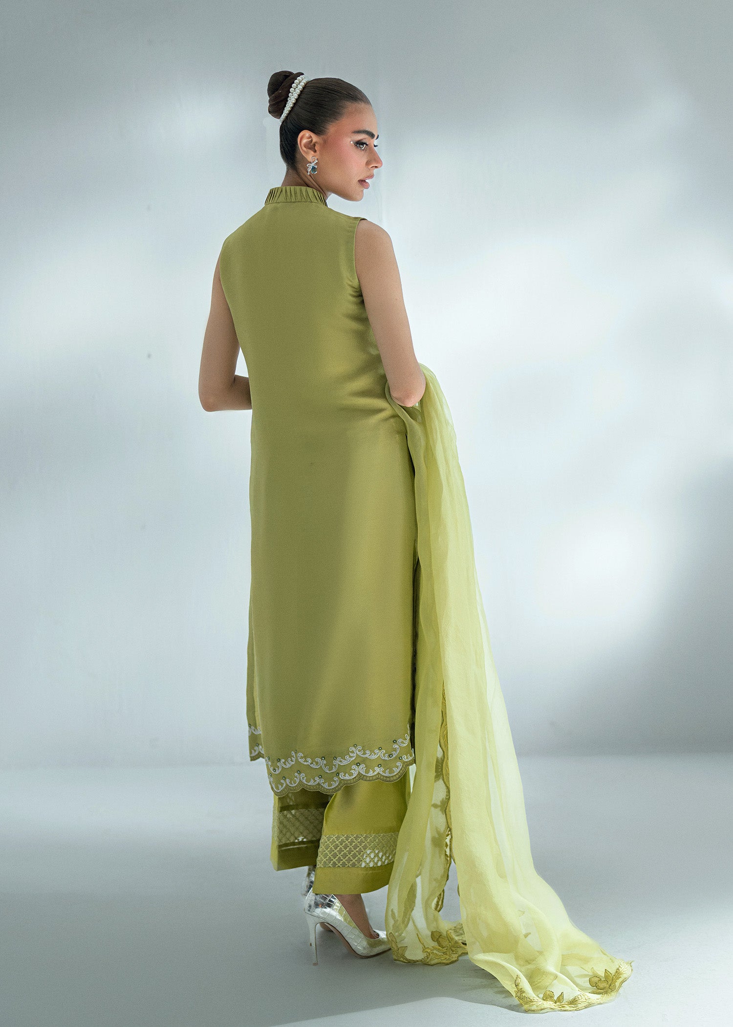 Dhaani Green Embroidered Pure Silk Salwar Kameez (3-Piece) - Image 7
