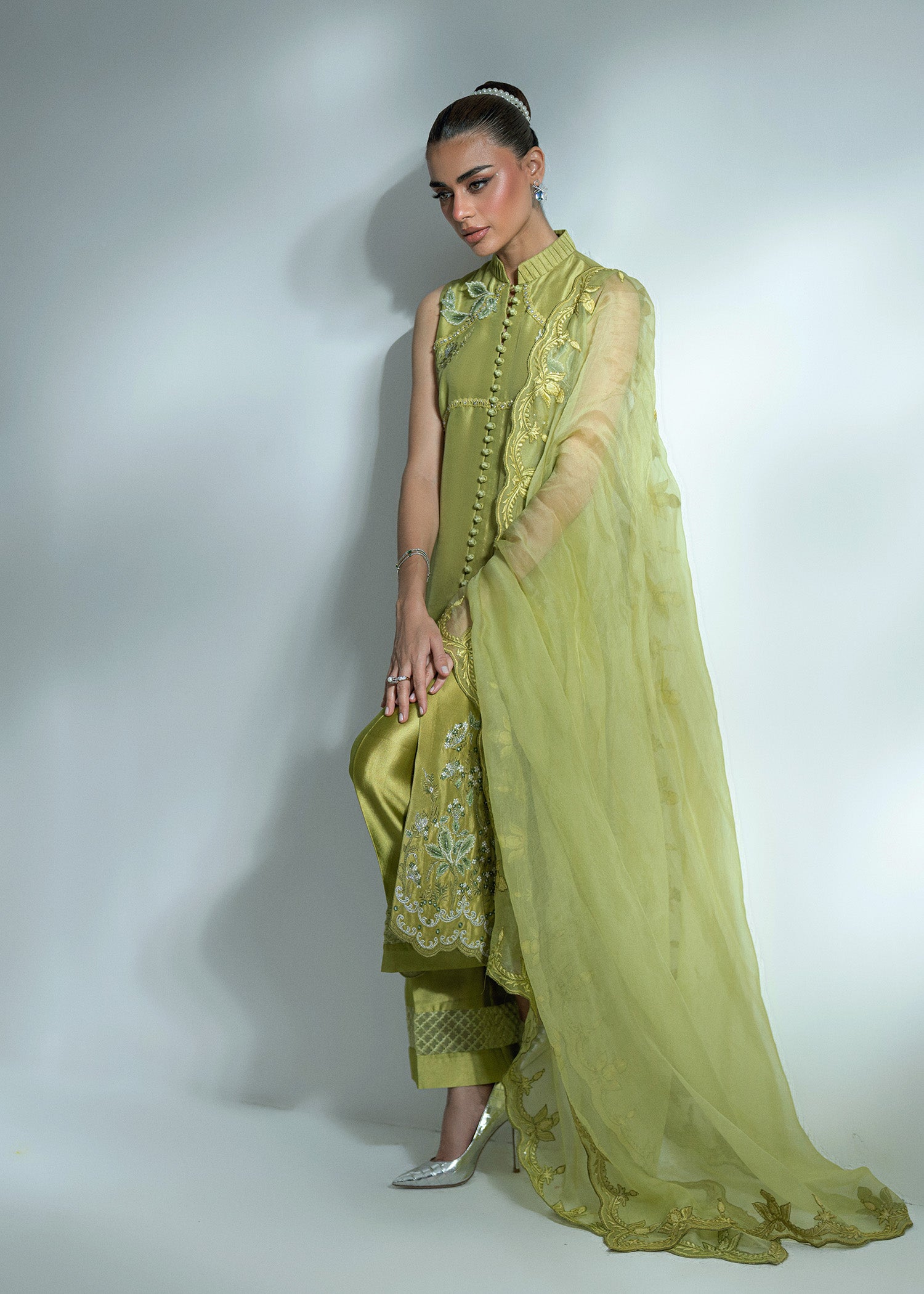 Dhaani Green Embroidered Pure Silk Salwar Kameez (3-Piece) - Image 9