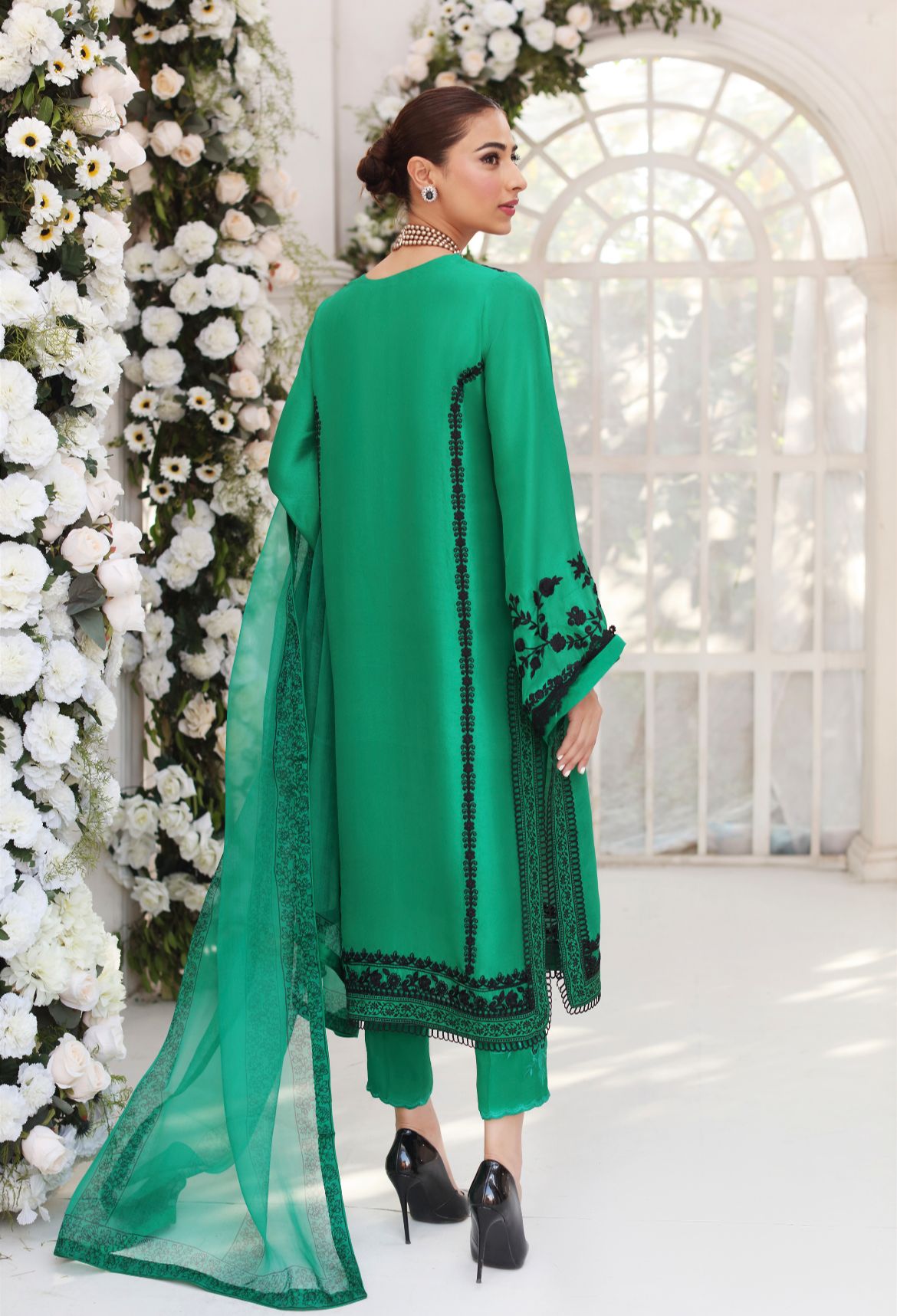 Pakistani Emerald Green Embroidered Raw Silk 3-Piece Suit - Image 5