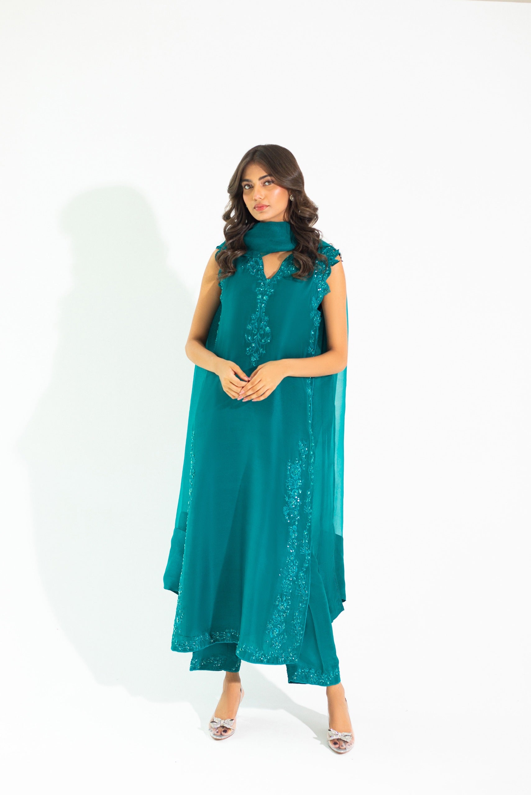 Pakistani Emerald Green Threadwork Raw Silk Salwar Kameez (3-Piece) - Image 2