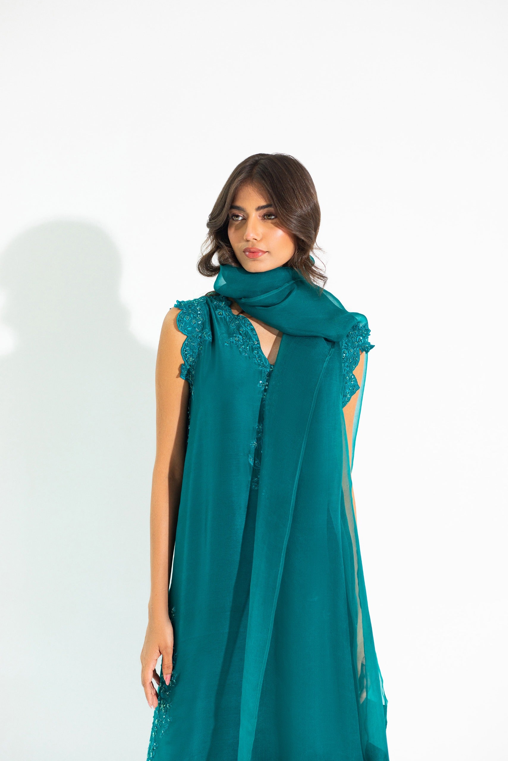 Pakistani Emerald Green Threadwork Raw Silk Salwar Kameez (3-Piece) - Image 3