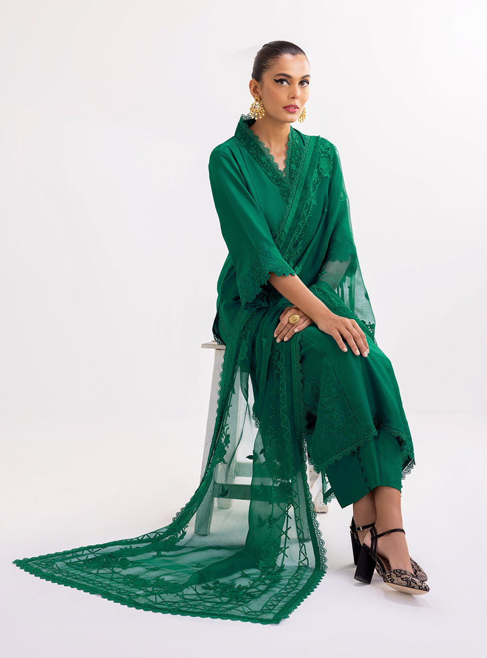Pakistani Emerald Green Embroidered Raw Silk Kurta Set (3-Piece) - Image 3