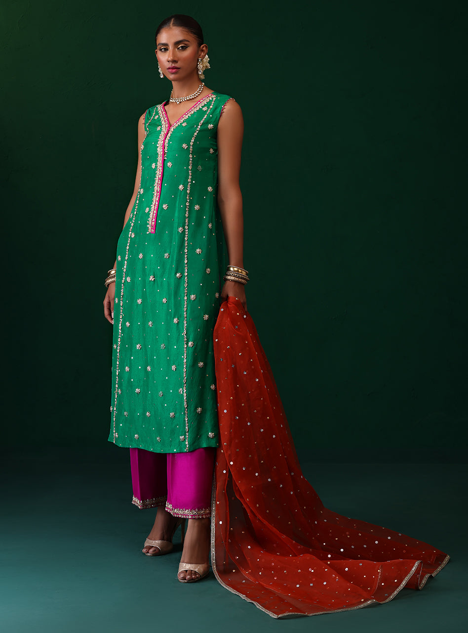 Green Embellished Rawsilk & Organza Kurta Set (3-Piece) - Image 4