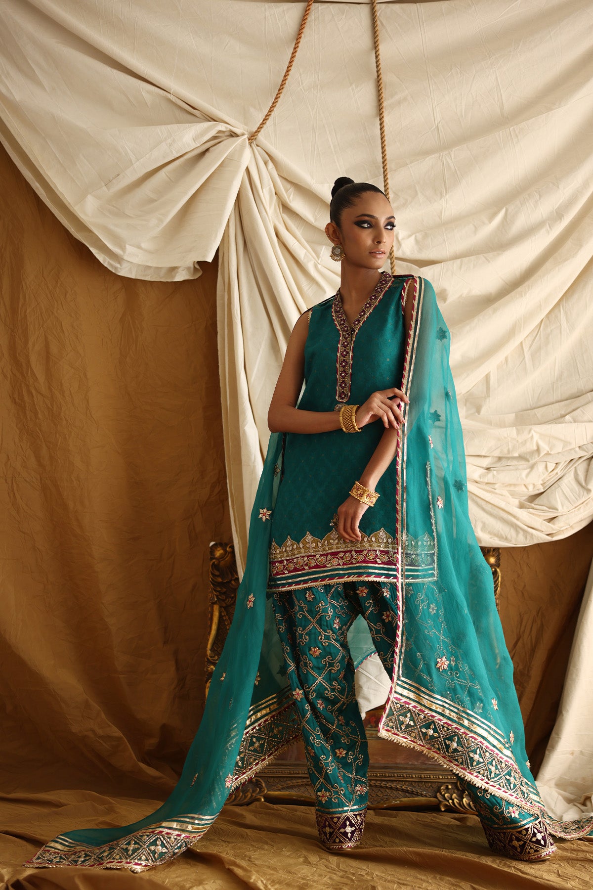 Emerald Green Gota Work Silk-Blend Salwar Kameez (3-Piece) - Image 1