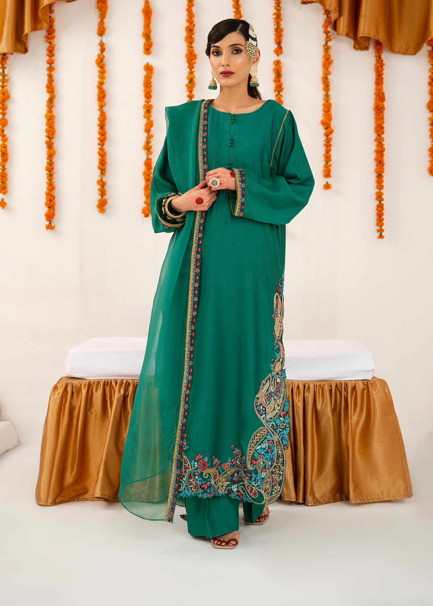Emerald Green Embroidered Thai Silk Kurta Set (3-Piece) - Image 1