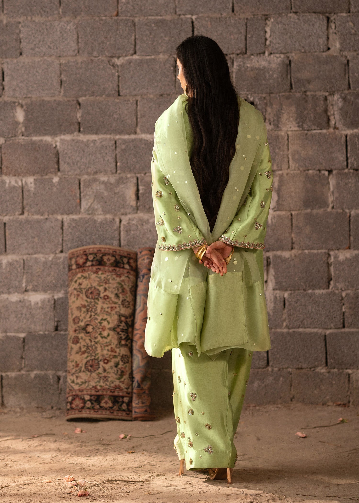 Pakistani Green Hand Embellished Tissue Silk Kurta Set (3-Piece) - Image 10