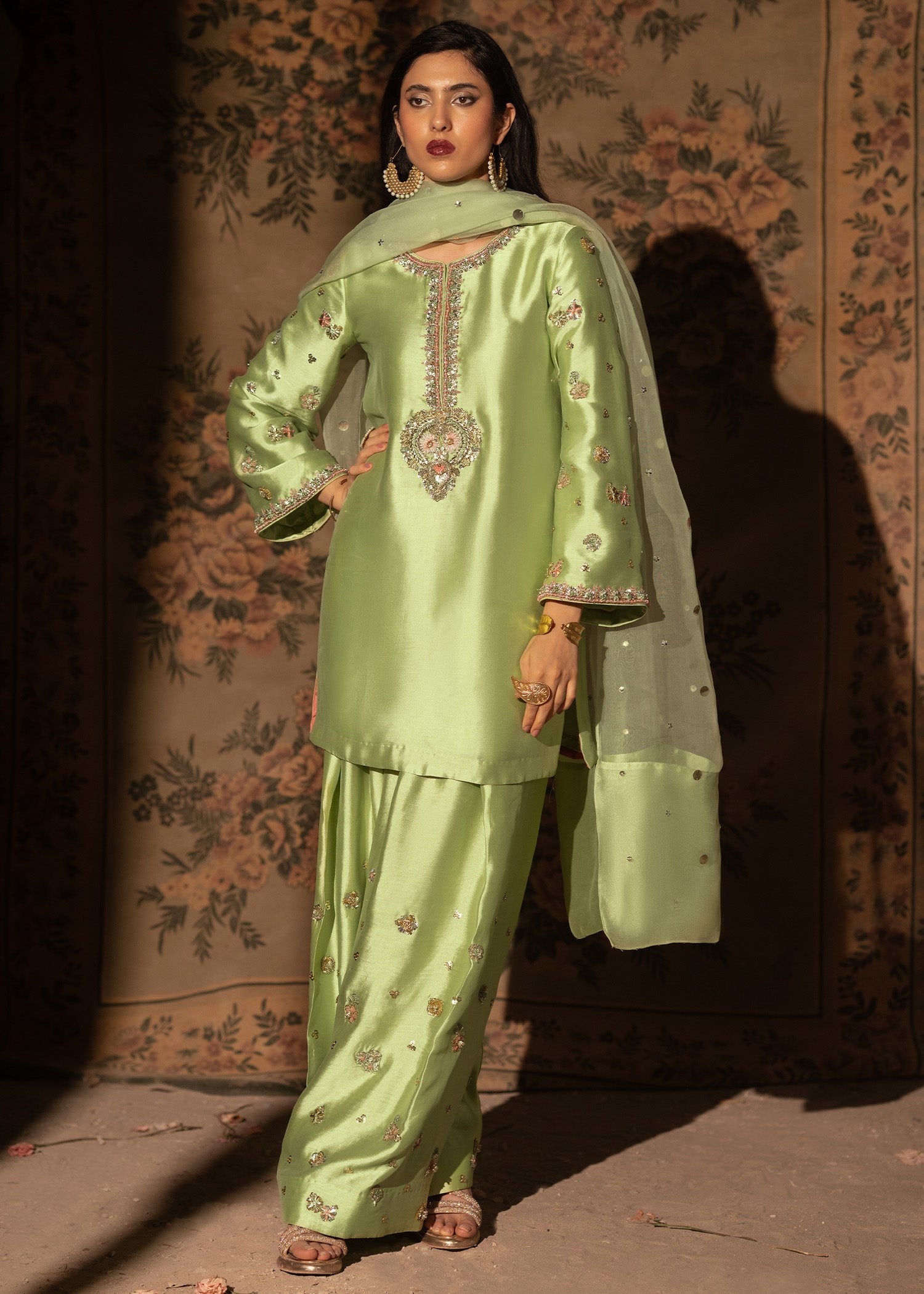 Pakistani Green Hand Embellished Tissue Silk Kurta Set (3-Piece) - Image 11