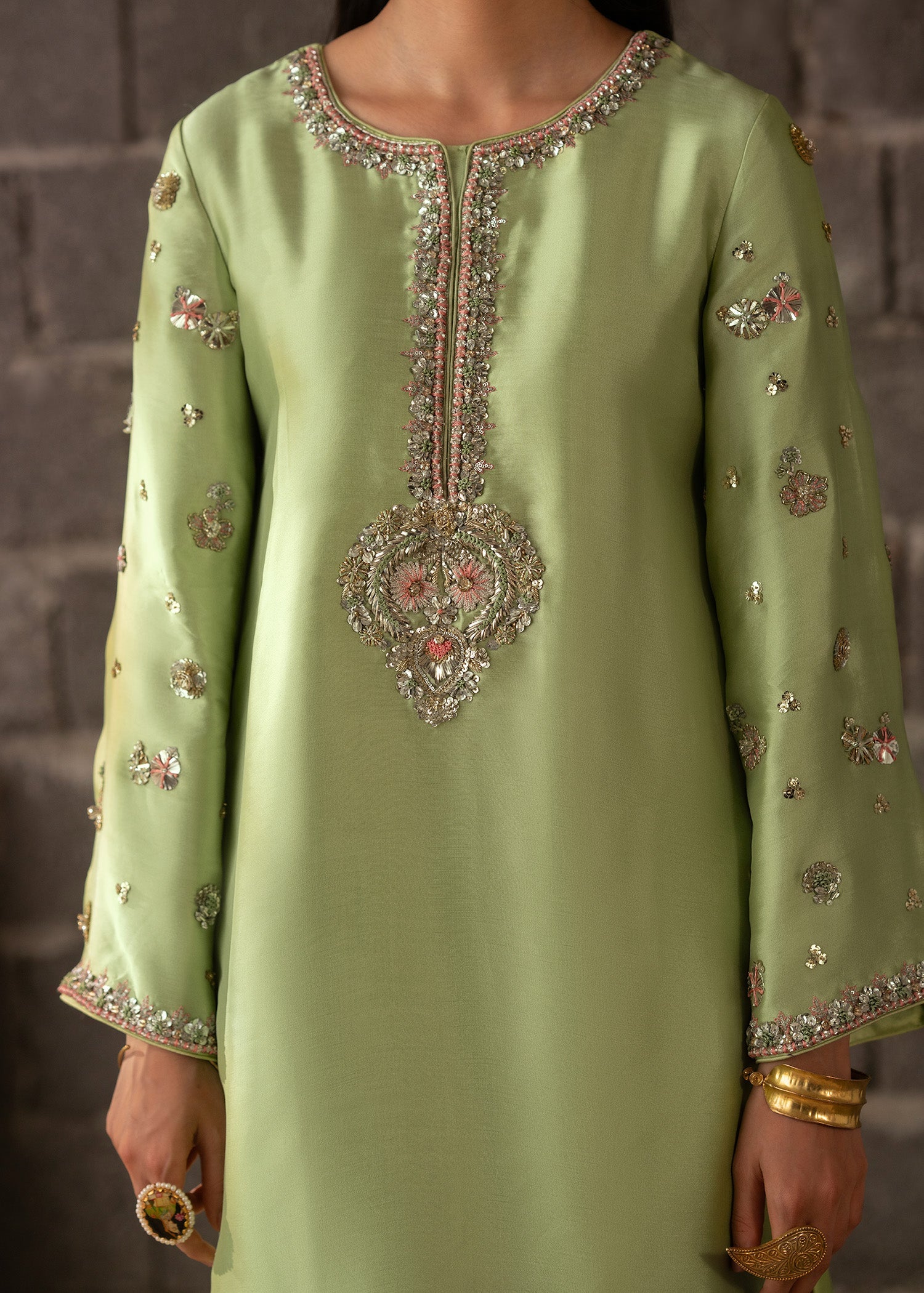 Pakistani Green Hand Embellished Tissue Silk Kurta Set (3-Piece) - Image 2