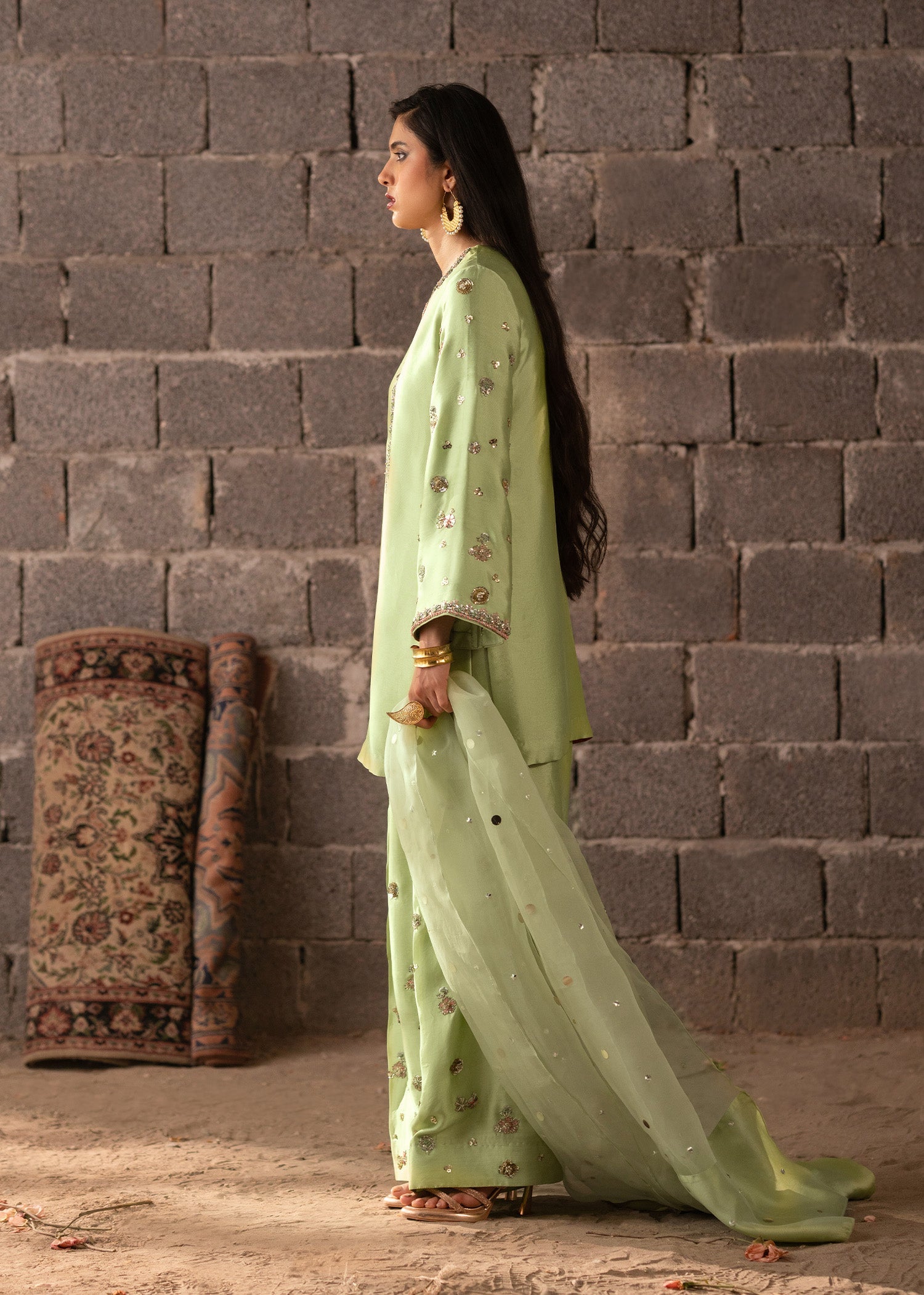 Pakistani Green Hand Embellished Tissue Silk Kurta Set (3-Piece) - Image 9