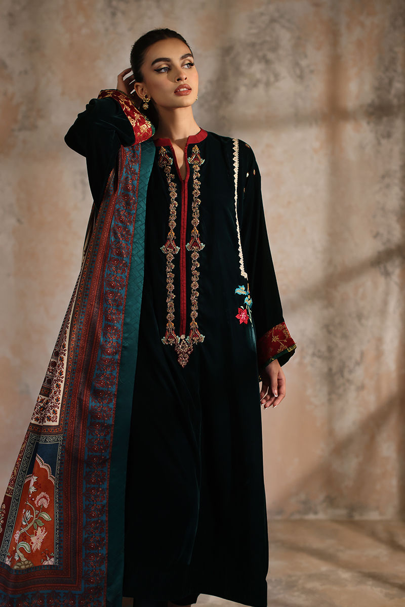 Pakistani Bottle Green Embroidered Velvet Salwar Kameez (3-Piece) - Image 6