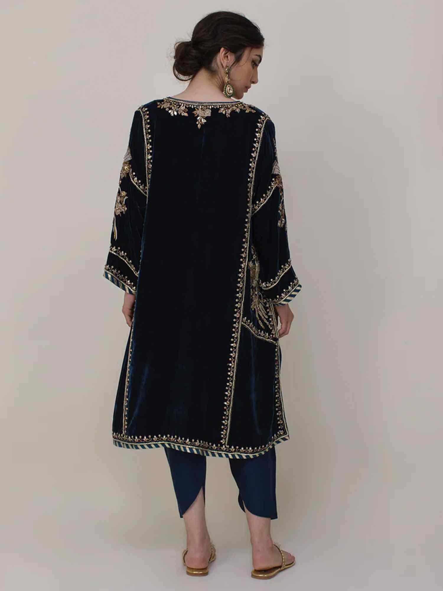 Pakistani Teal Embroidered Velvet & Silk Kurta Set (2-Piece) - Image 3