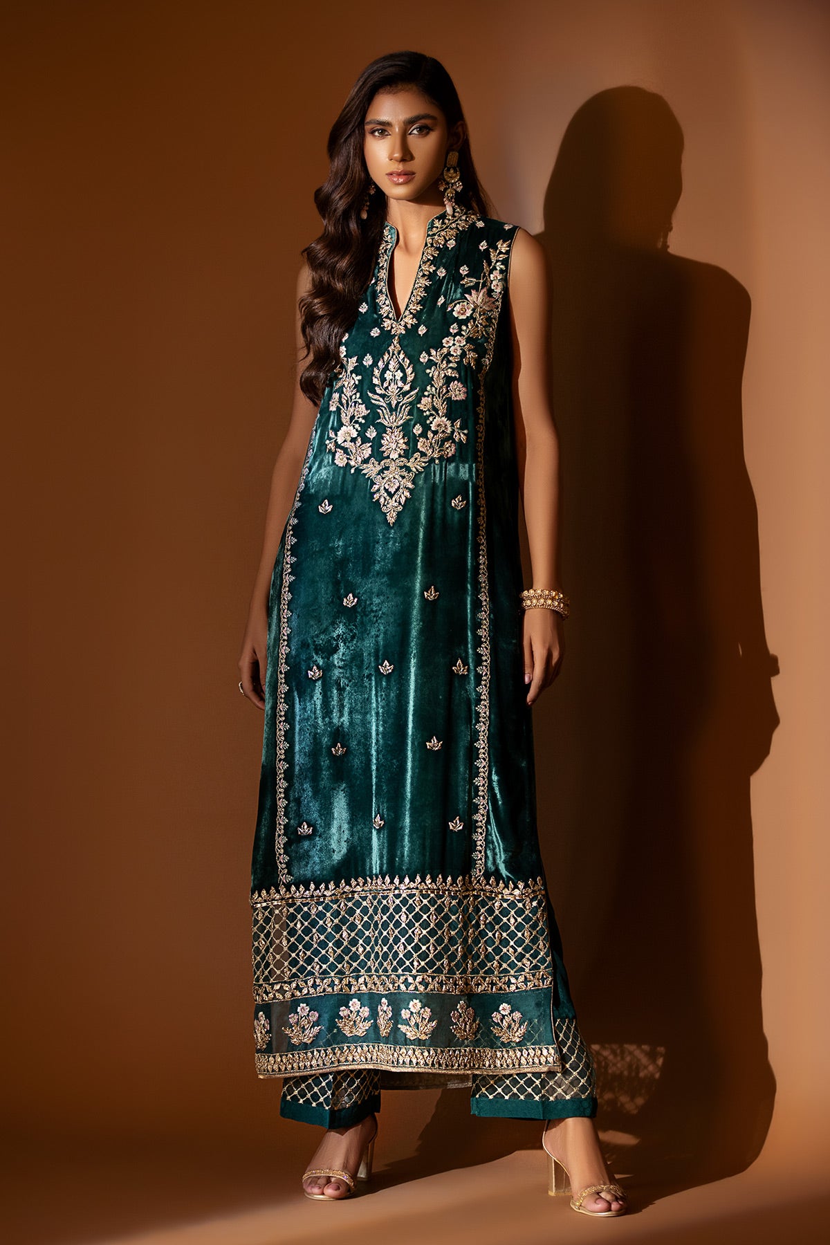 Pakistani Bottle Green Embroidered Velvet Salwar Kameez (2-Piece) - Image 1