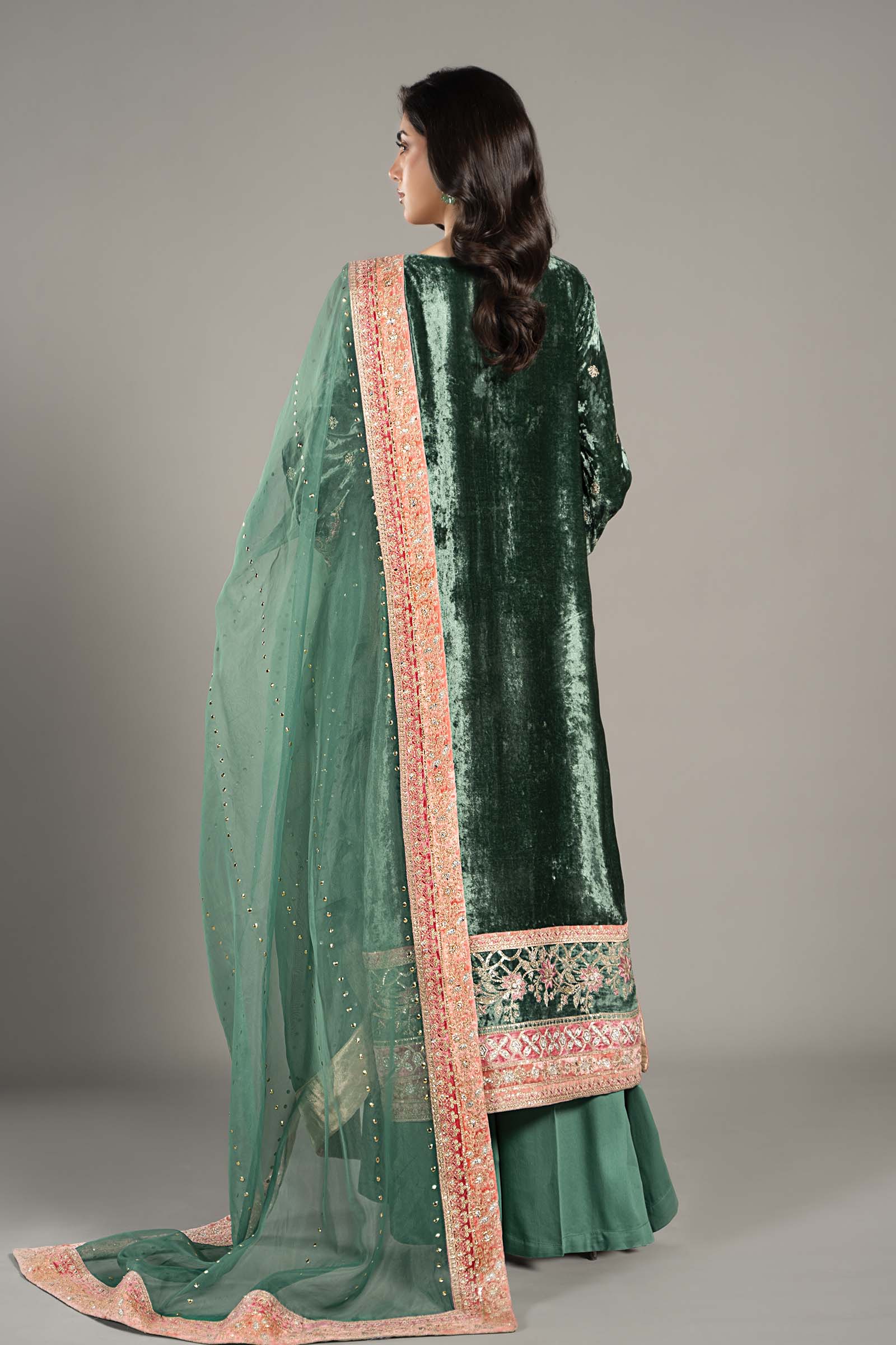 Pakistani Emerald Green Embroidered Velvet Salwar Kameez (3-Piece) - Image 5