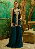 Pakistani Deep Emerald Embellished Velvet Salwar Kameez (2-Piece) - Image 3