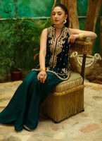 Pakistani Deep Emerald Embellished Velvet Salwar Kameez (2-Piece) - Image 5