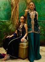 Pakistani Deep Emerald Embellished Velvet Salwar Kameez (2-Piece) - Image 7