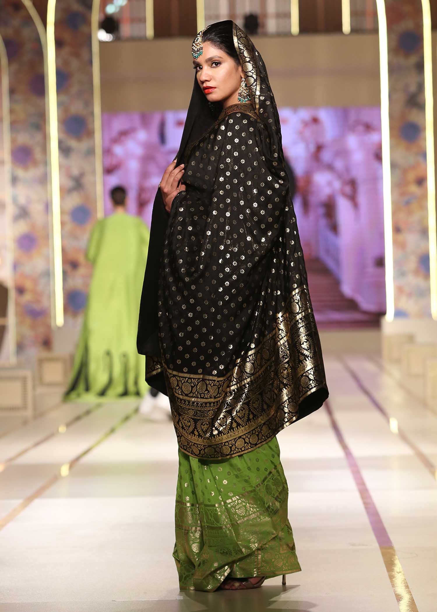 Dhaani Green Foil-Printed Silk-Blend Saree (2-Piece) - Image 2