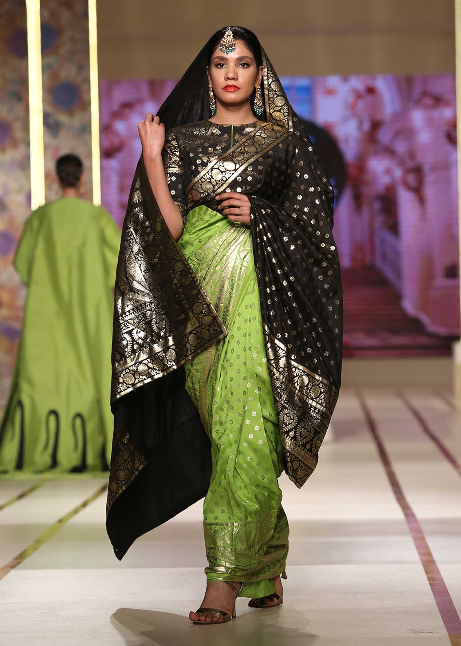 Pakistani Dhaani Green Foil-Printed Silk-Blend Saree (2-Piece) - Image 1