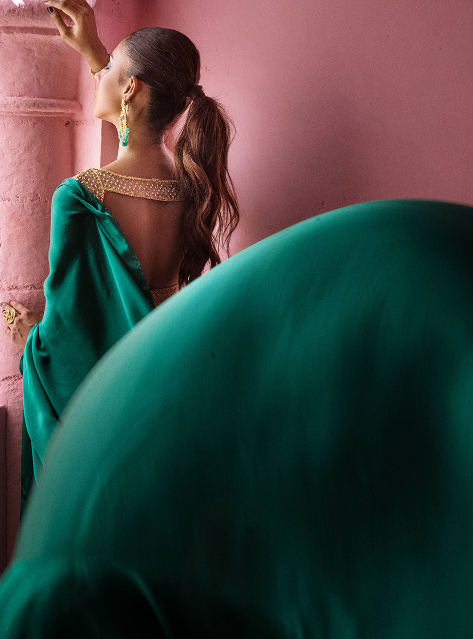 Emerald Green Embroidered Silk Ombre Saree (2-Piece) - Image 12