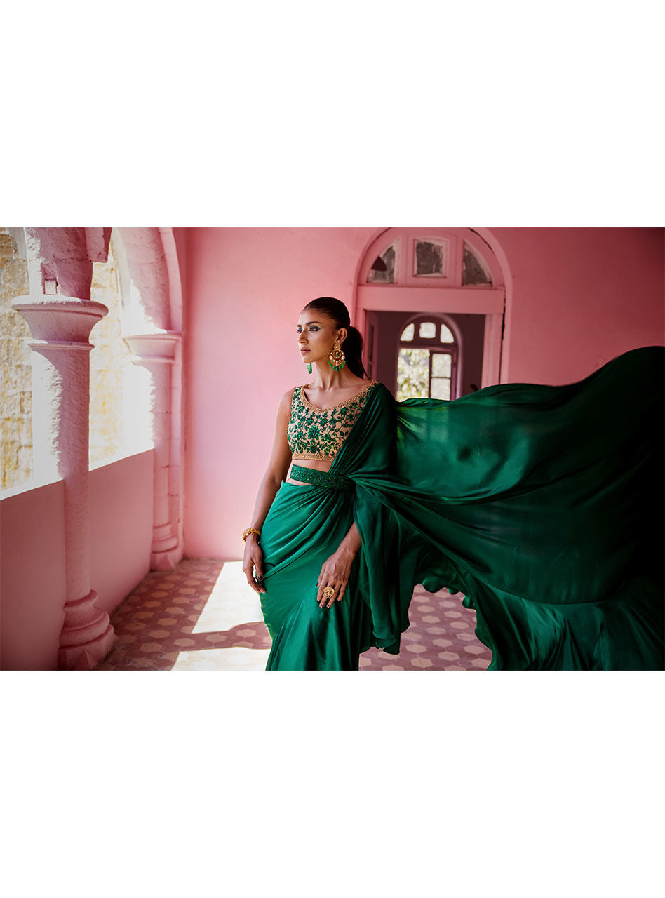 Emerald Green Embroidered Silk Ombre Saree (2-Piece) - Image 13