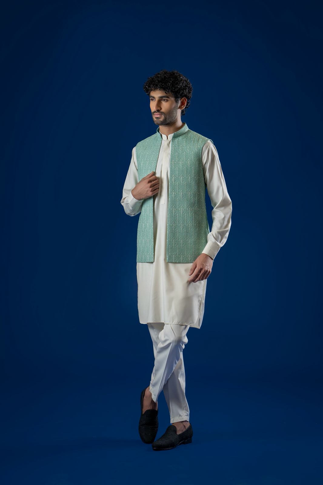 Light Green Embroidered Waistcoat Kurta Set (3-Piece) - Image 4