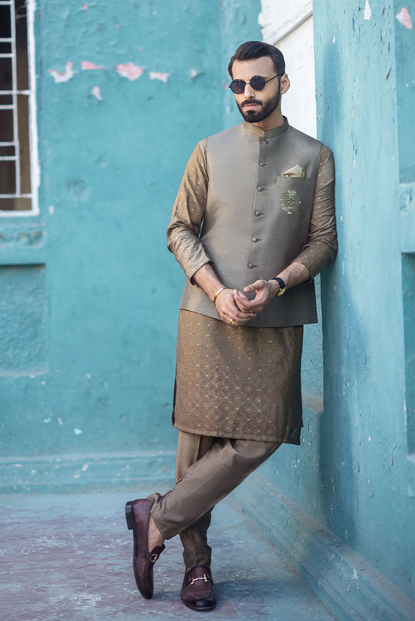 Mehndi Green Jacquard Waistcoat Kurta Set (3-Piece) - Image 4