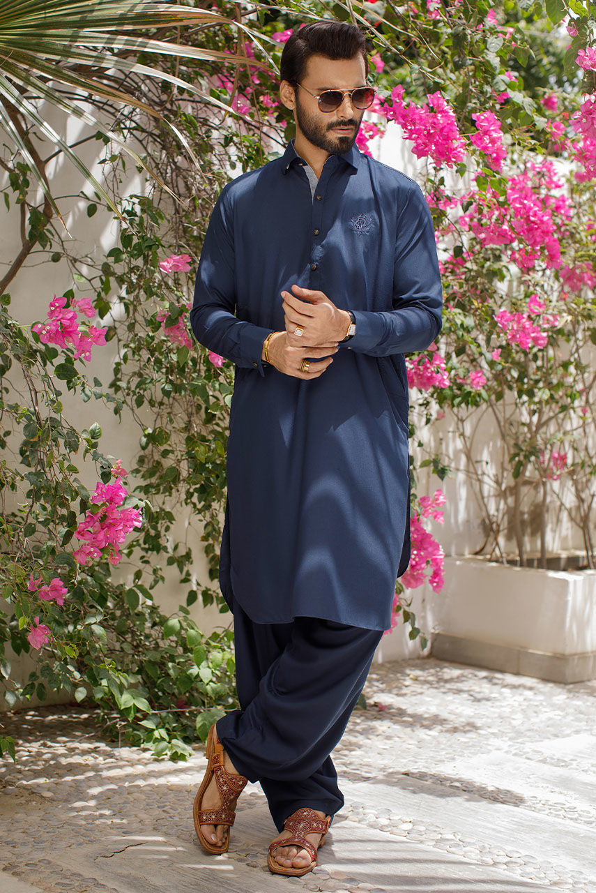 Green Digital Print Raw Silk Waistcoat (3-Piece) - Image 4