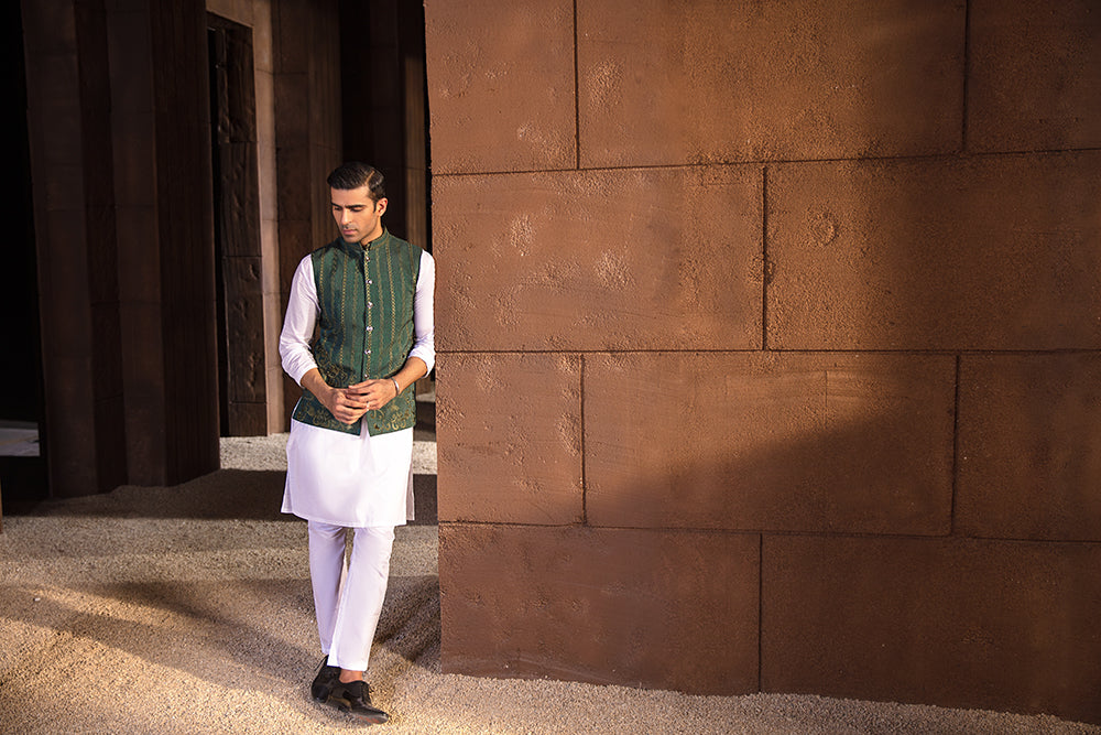 Emerald Green Embroidered Silk-Blend Waistcoat Kurta (3-Piece) - Image 4