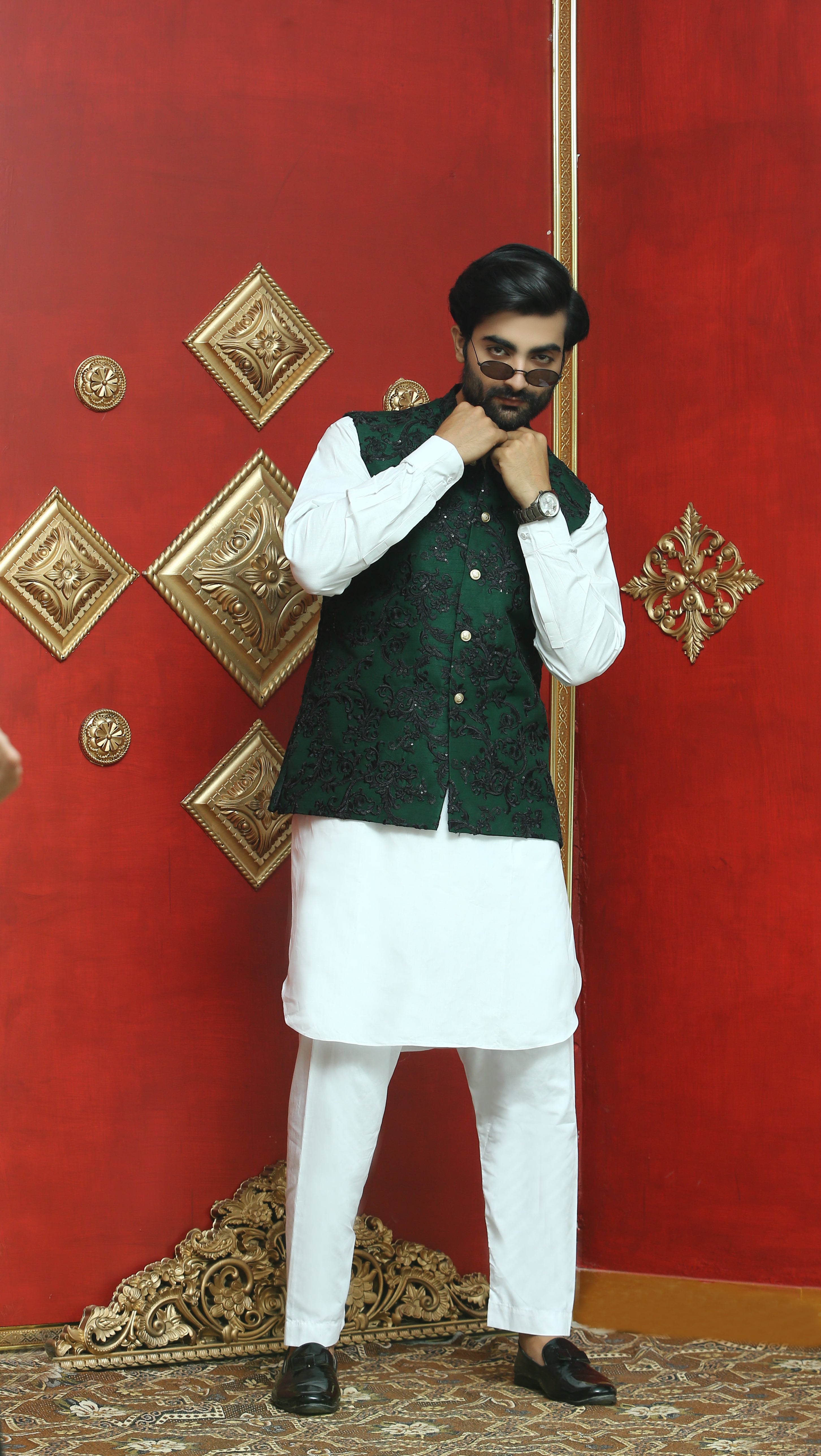 Deep Green Embroidered Silk-Blend Waistcoat (3-Piece) - Image 1