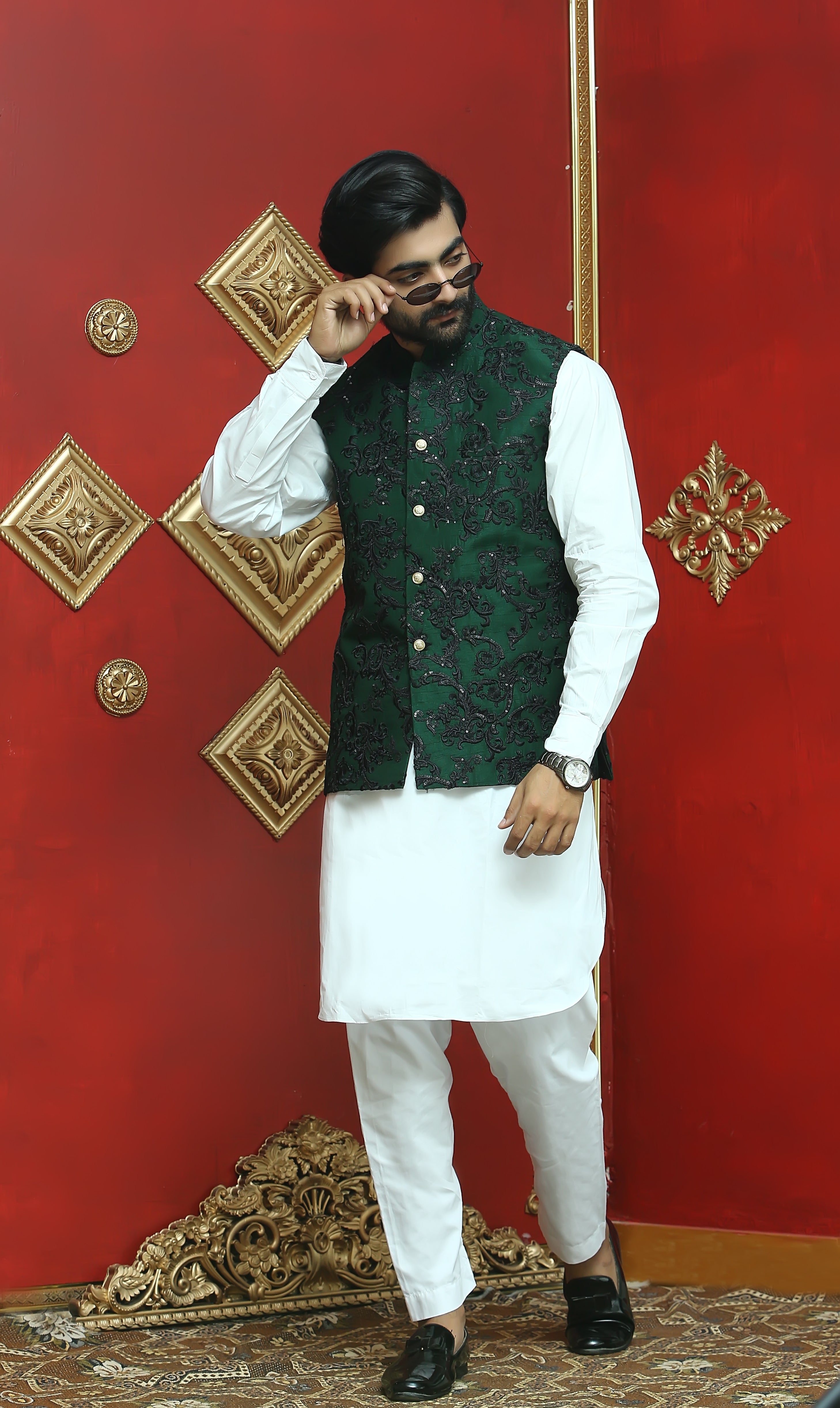 Deep Green Embroidered Silk-Blend Waistcoat (3-Piece) - Image 2