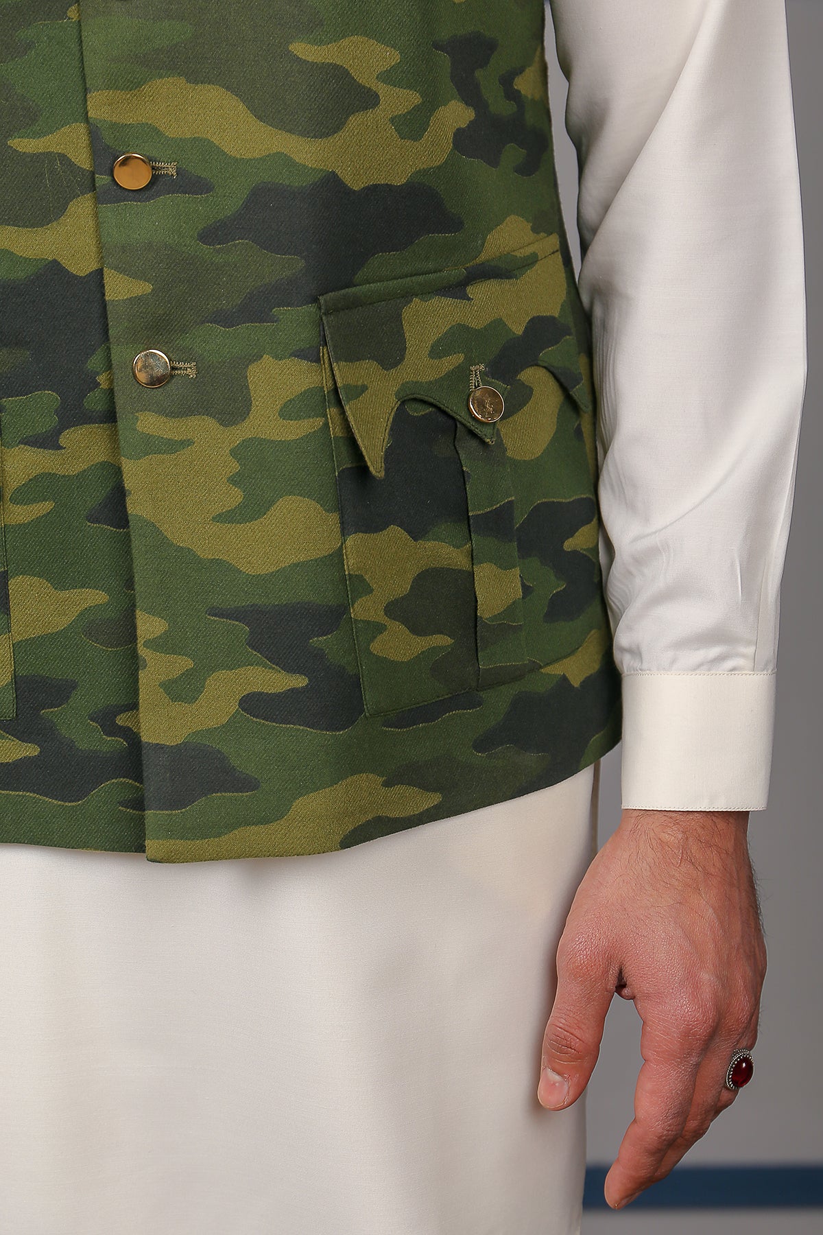 Camo Green Printed Woven Waistcoat Kurta (2-Piece) - Image 4