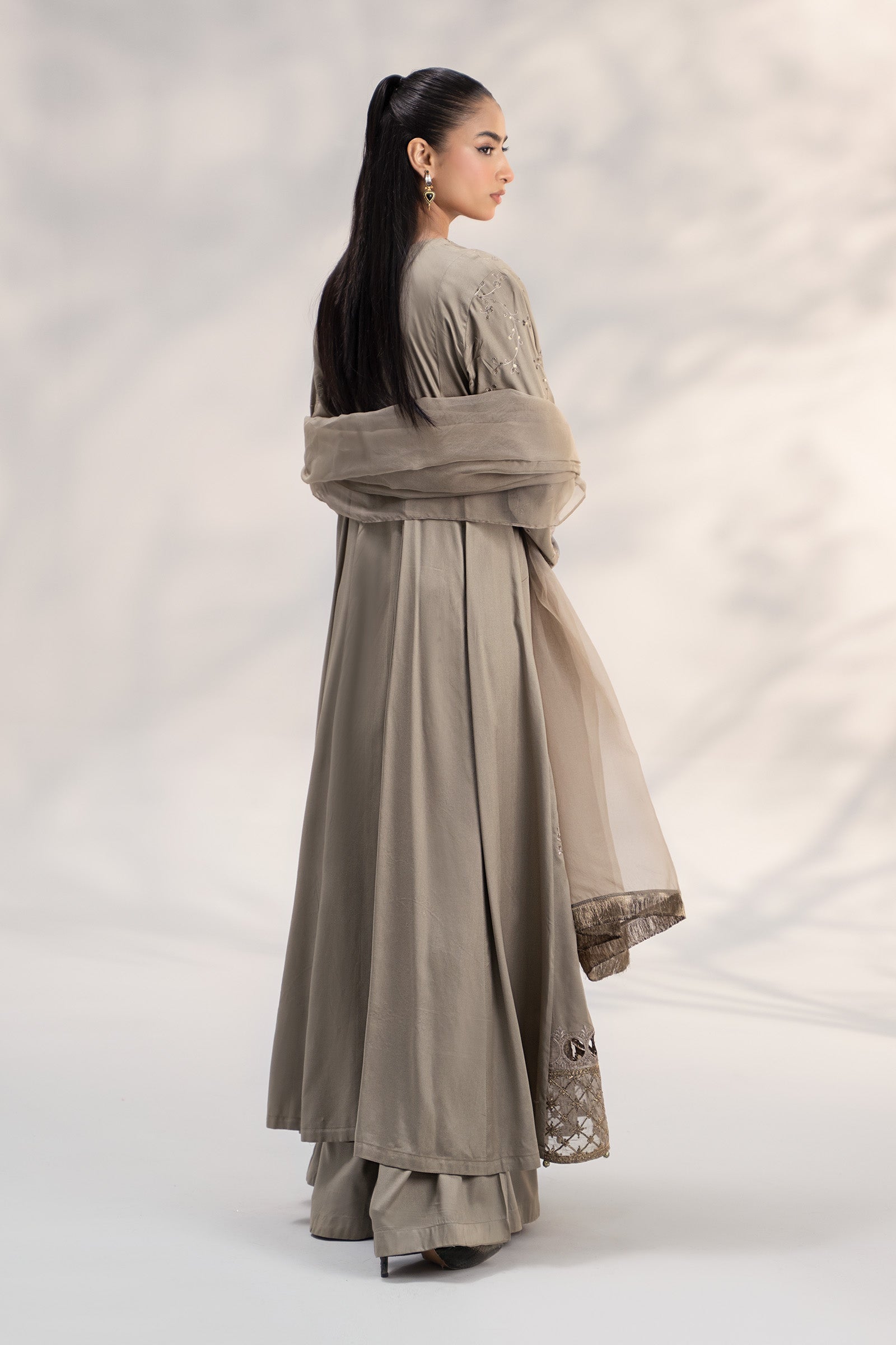 Grey Embroidered Linen Front-Open Gown (3-Piece) - Image 5