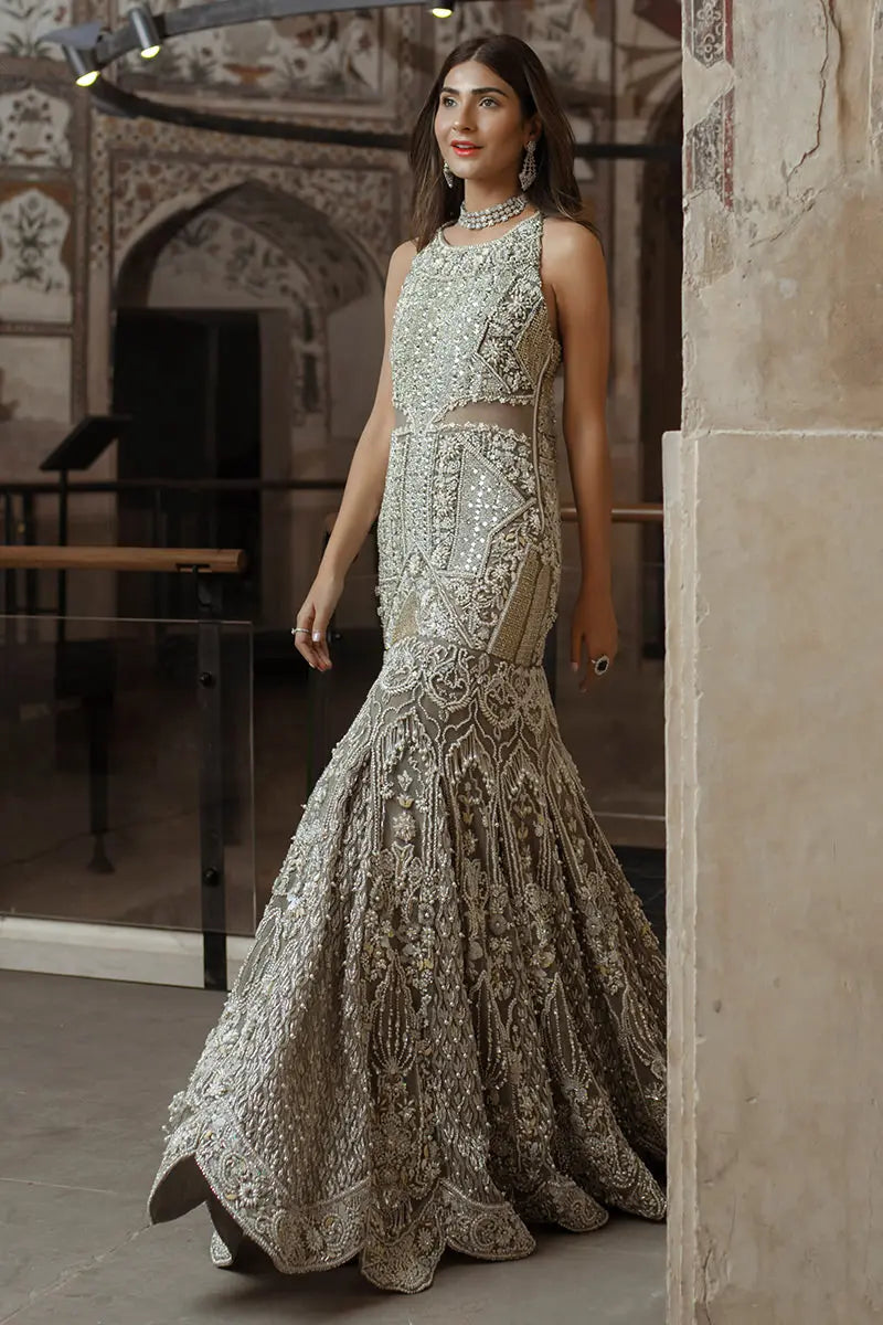 Pakistani Grey 3D Floral Net Fishtail Bridal Gown (1-Pc) - Image 3