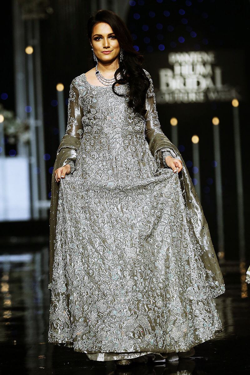 Pakistani Steel Grey Embellished Organza Satin Bridal Gown (2-Piece) - Image 3
