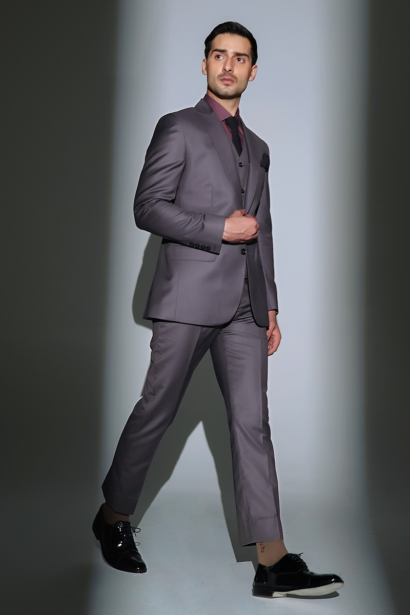 Charcoal Grey Tailored 3-Piece Suit with Peak Lapel - Image 3