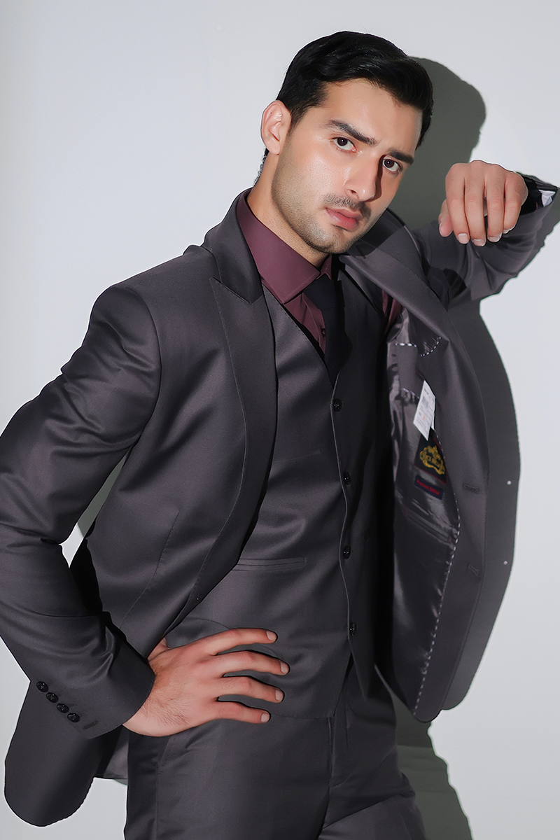 Charcoal Grey Tailored 3-Piece Suit with Peak Lapel - Image 5
