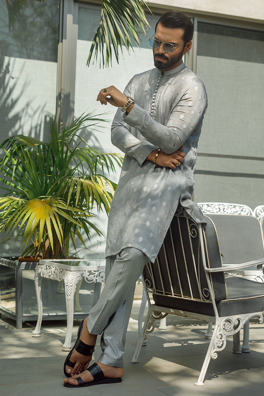 Grey Embroidered Raw Silk Kurta Pajama (2-Piece) - Image 4