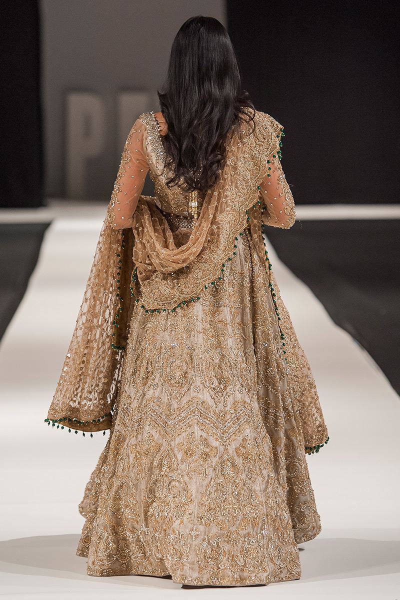 Pakistani Serene Grey Embellished Net Lehenga Choli (3-Piece) - Image 3