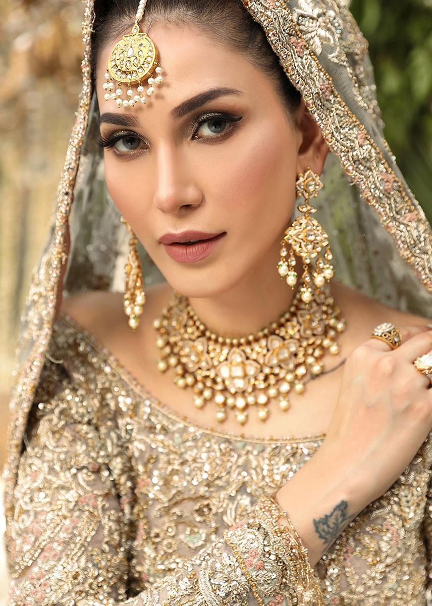 Pakistani Grey Embellished Net Bridal Lehenga Set (3-Piece) - Image 1