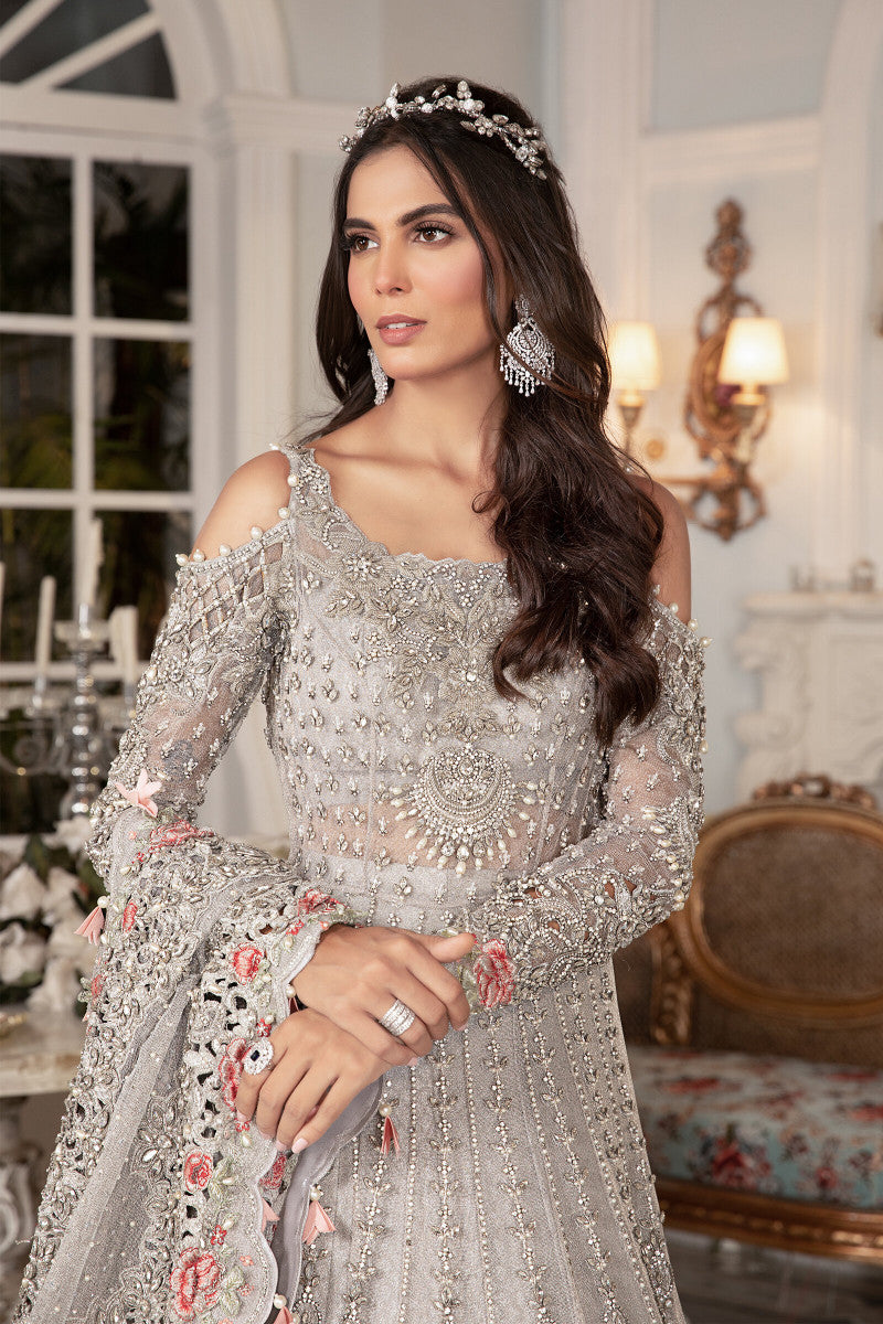 Pakistani Grey Hand Embroidered Zari Net & Jamawar Lehenga (3-Piece) - Image 5