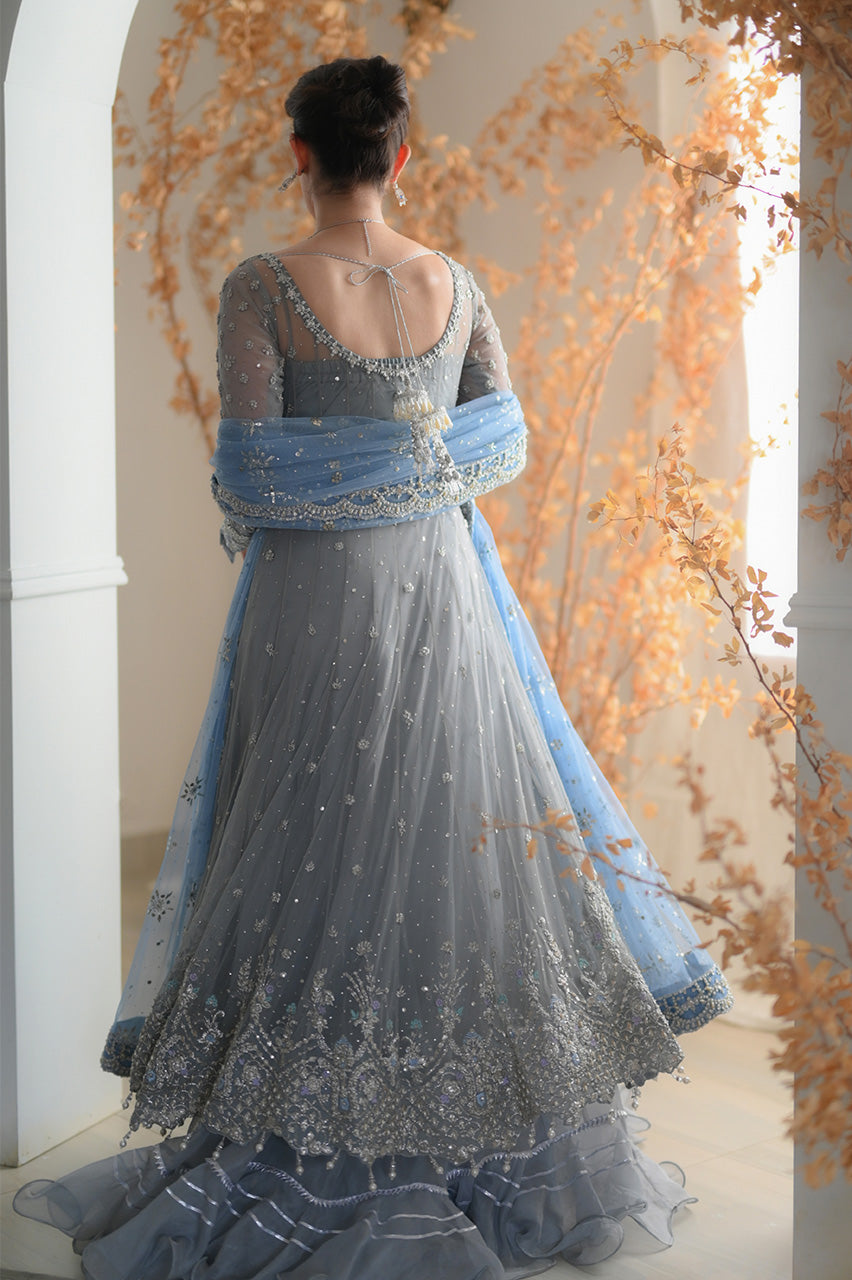 Pakistani Grey Zardozi Kaamdaani Net Pishwas (3-Piece) - Image 2