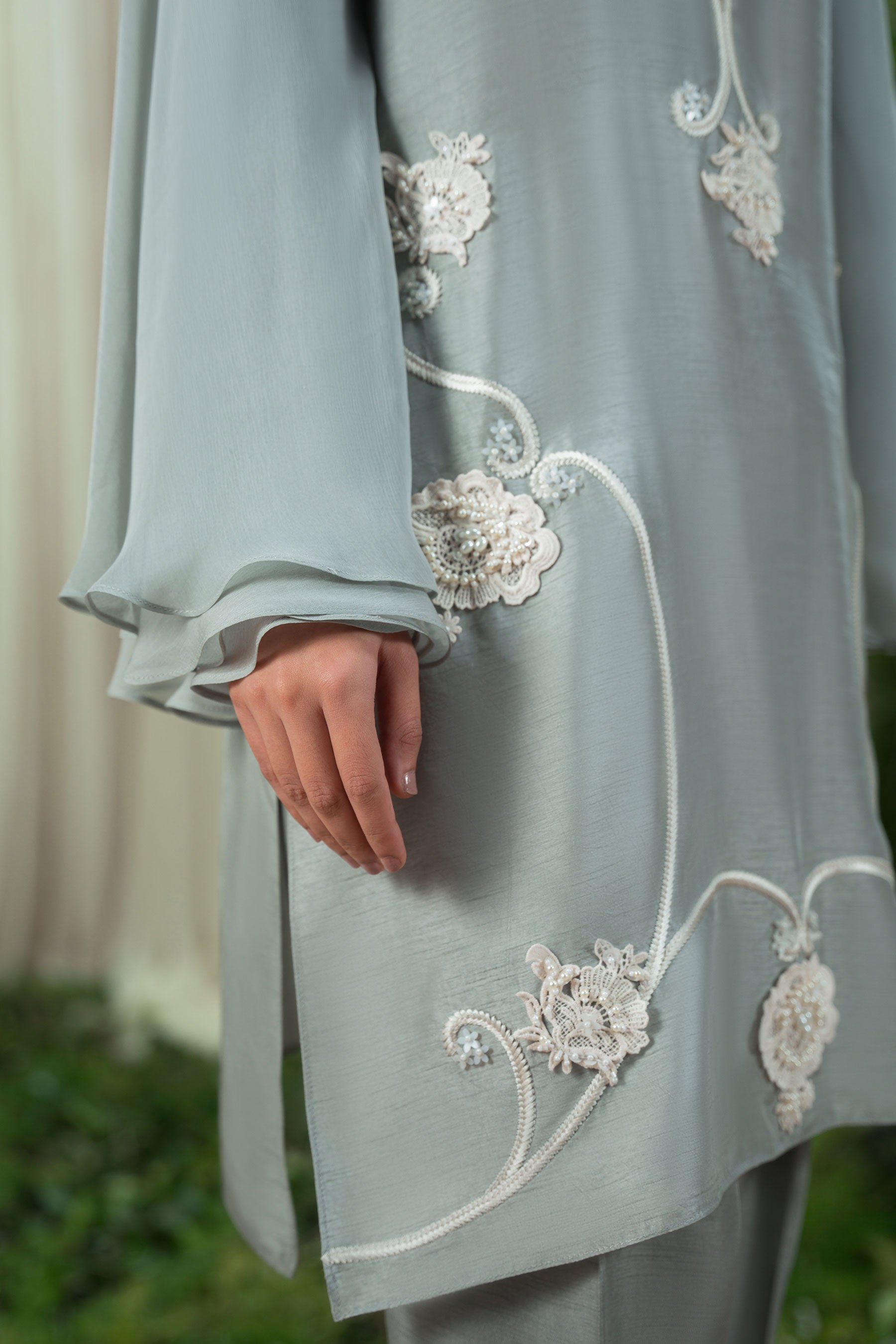 Pakistani Dove Grey Lace Appliqué Blended Silk Salwar Kameez (3-Piece) - Image 5