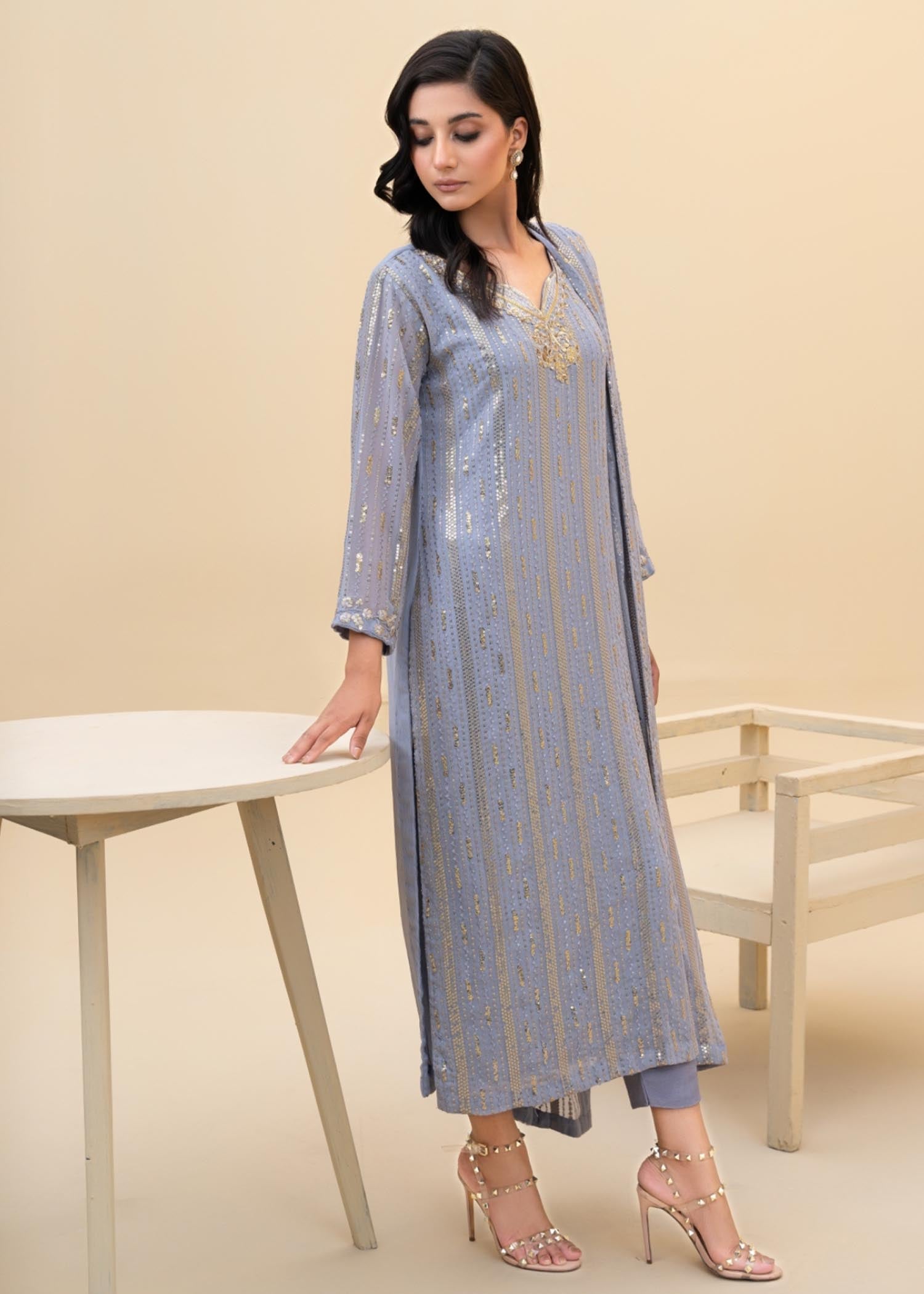 Pakistani Grey Embroidered Chiffon Kurta Set (3-Piece) - Image 2