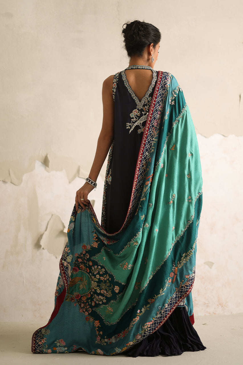 Pakistani Deep Grey Zardozi Raw Silk Kurta Set (3-Piece) - Image 2