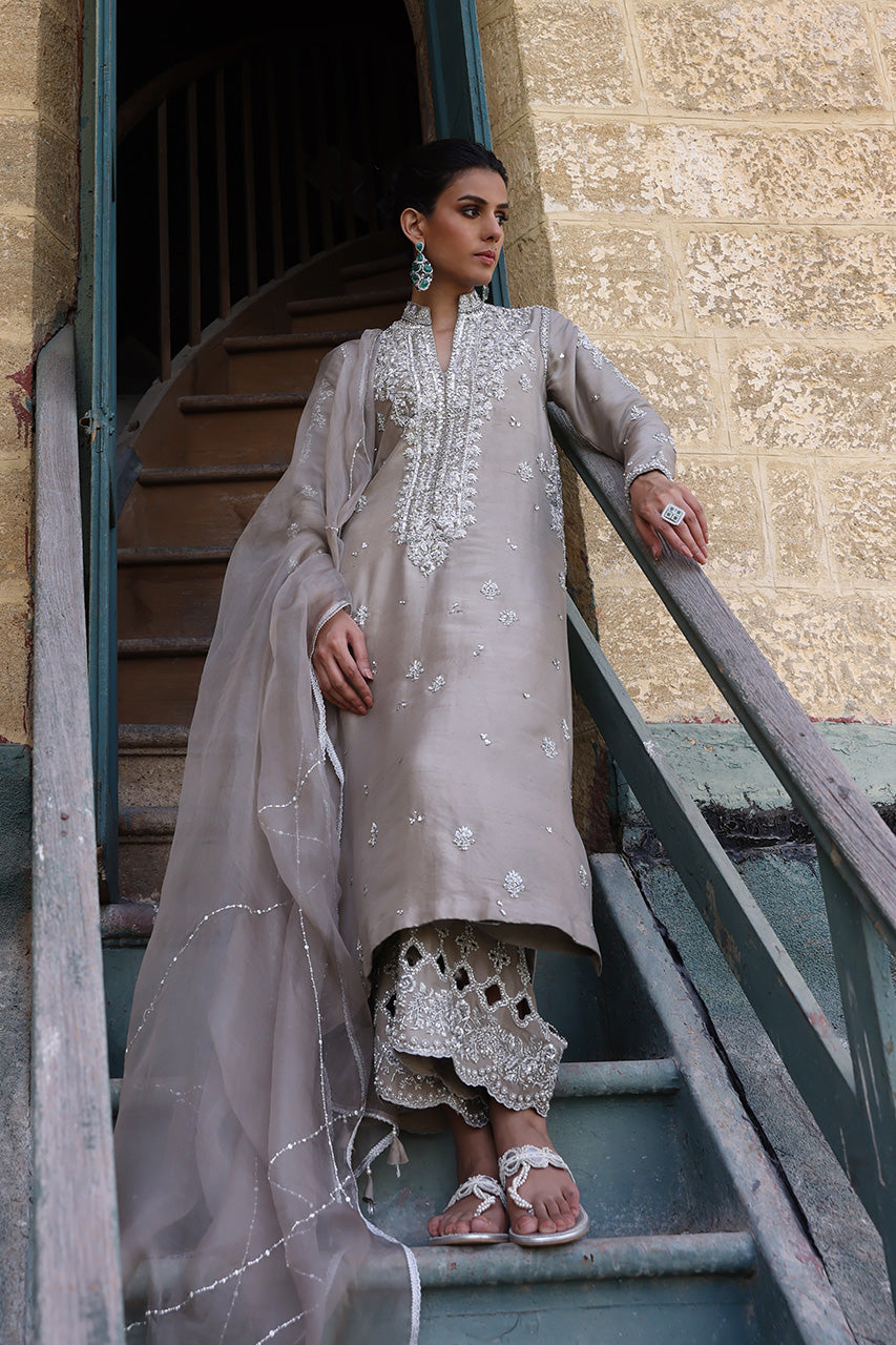 Pakistani Light Grey Zardozi Raw Silk Kurta Set (3-Piece) - Image 3