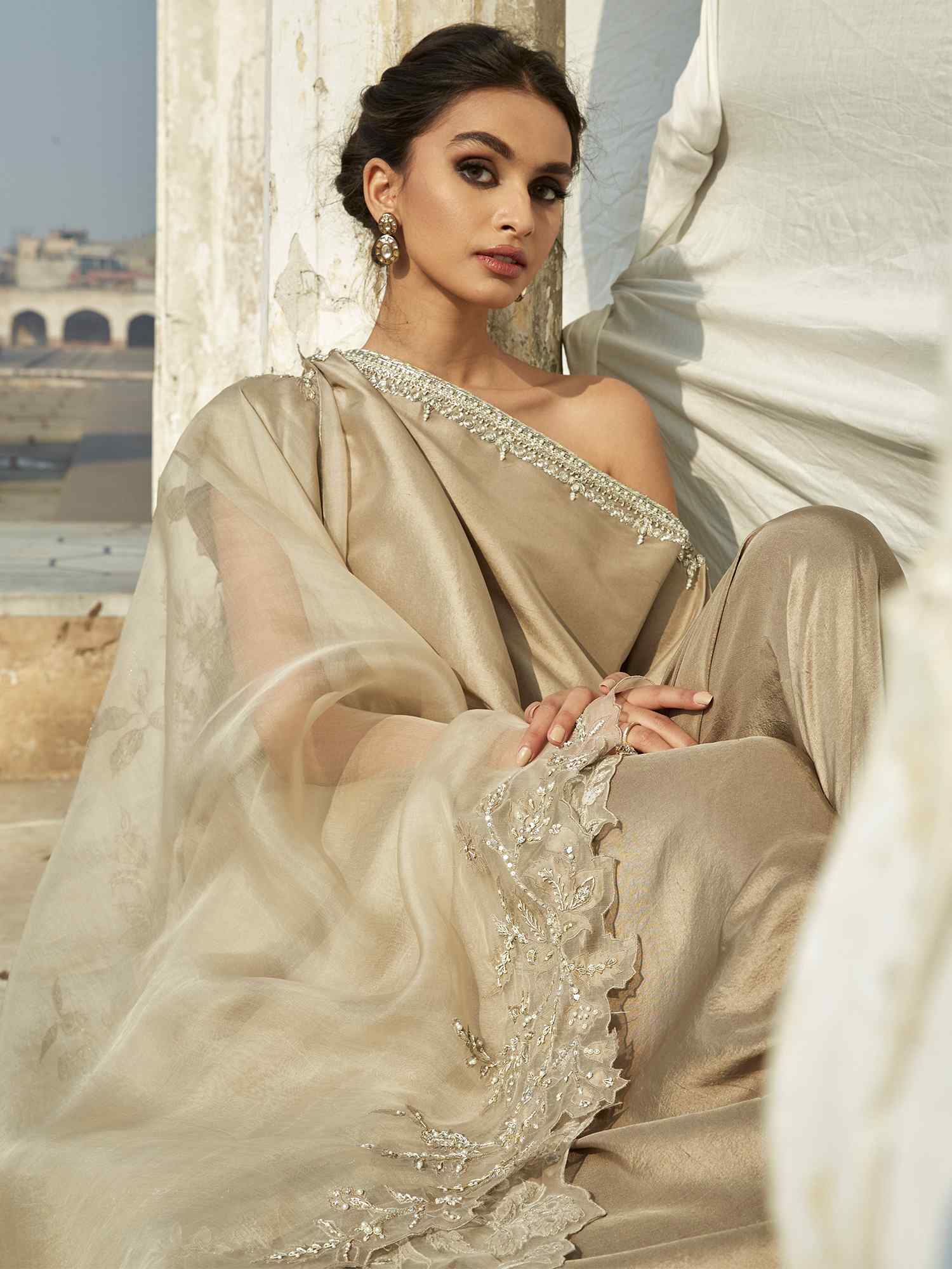 Pakistani Grey Zardozi Raw Silk Salwar Kameez (3-Piece) - Image 2