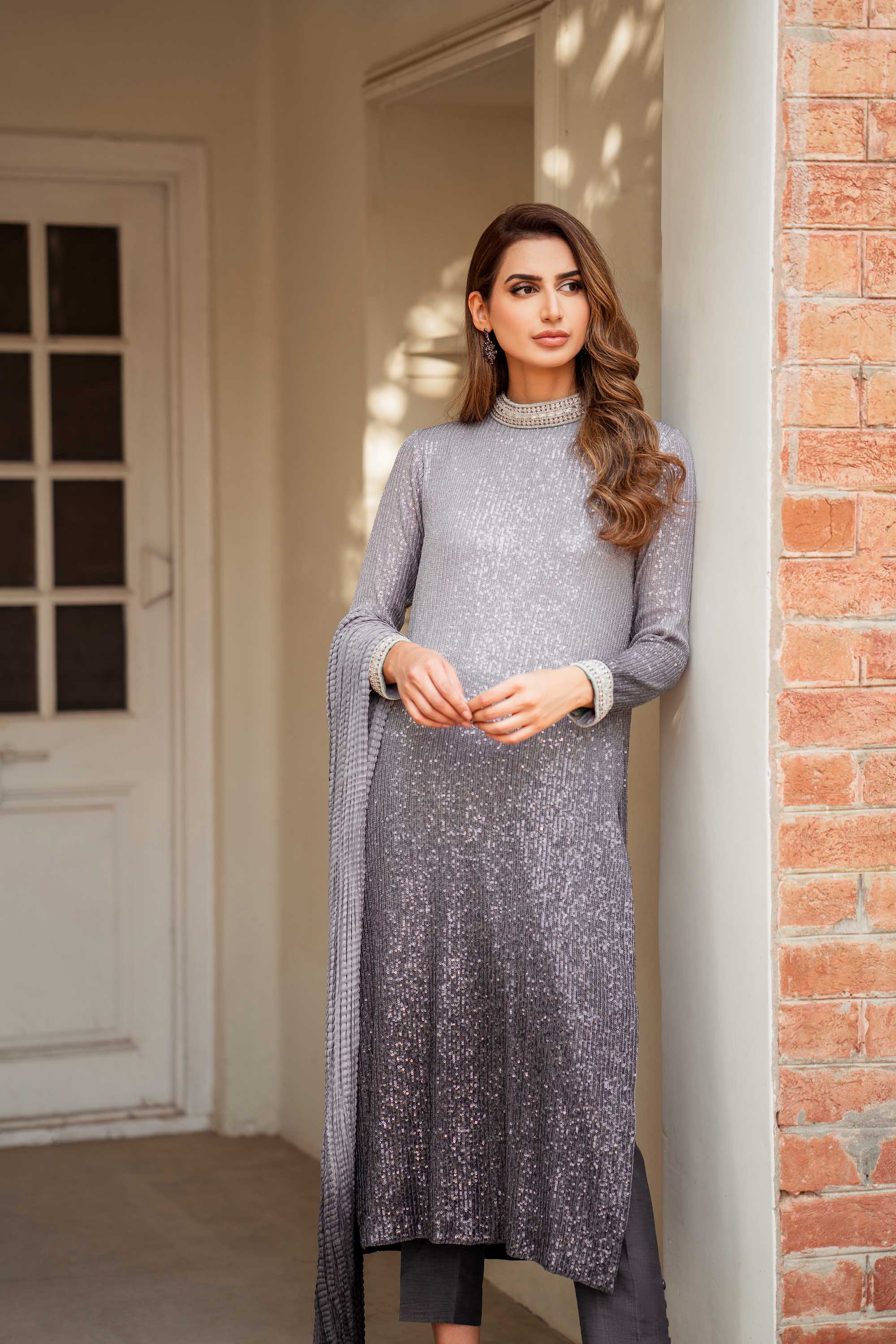 Pakistani Shaded Grey Sequinned Silk Kurta Set (3-Piece) - Image 7