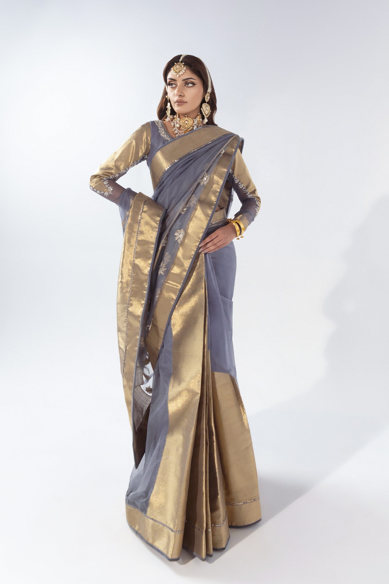 Pakistani Grey Zardozi Jacquard Saree with Crystal Blouse (2-Piece) - Image 2